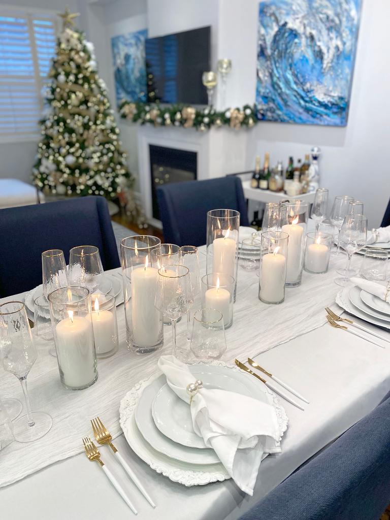 White christmas table setting
